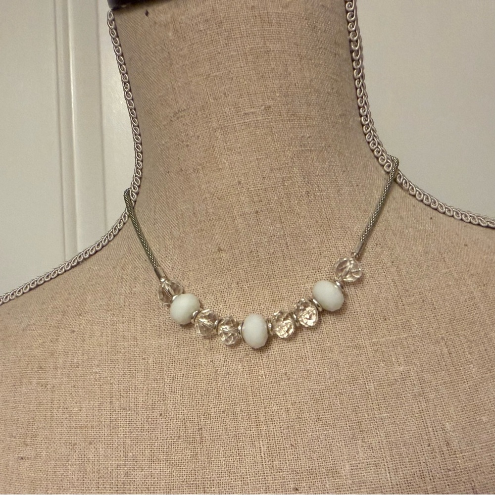SWAROVSKI NECKLACE SILVERTONE CLEAR CRYSTAL & WHITE OPAQUE BEADS SWAN TAG 16”